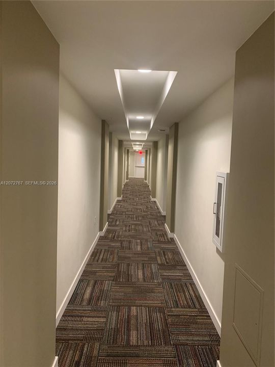 For Sale: $315,000 (1 beds, 1 baths, 765 Square Feet)