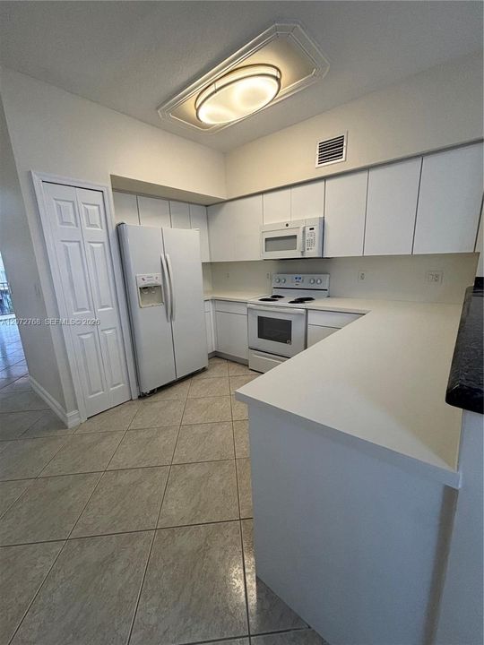В аренду: $3,200 (3 спален, 2 ванн, 1790 Квадратных фут)