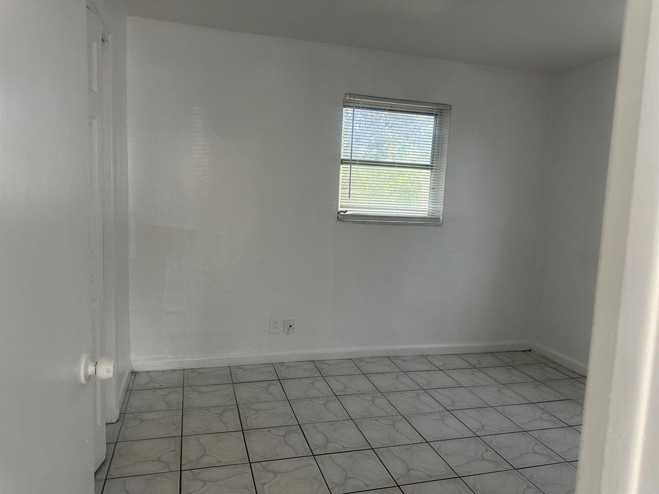 06 Room