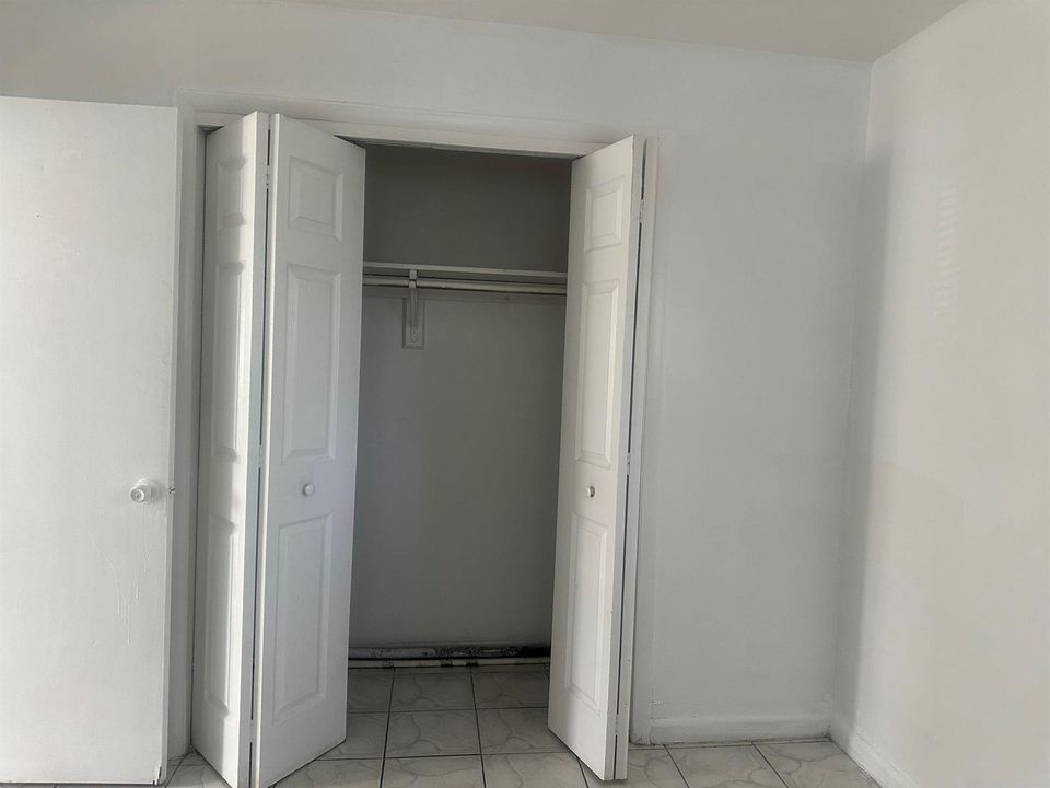 07 Room
