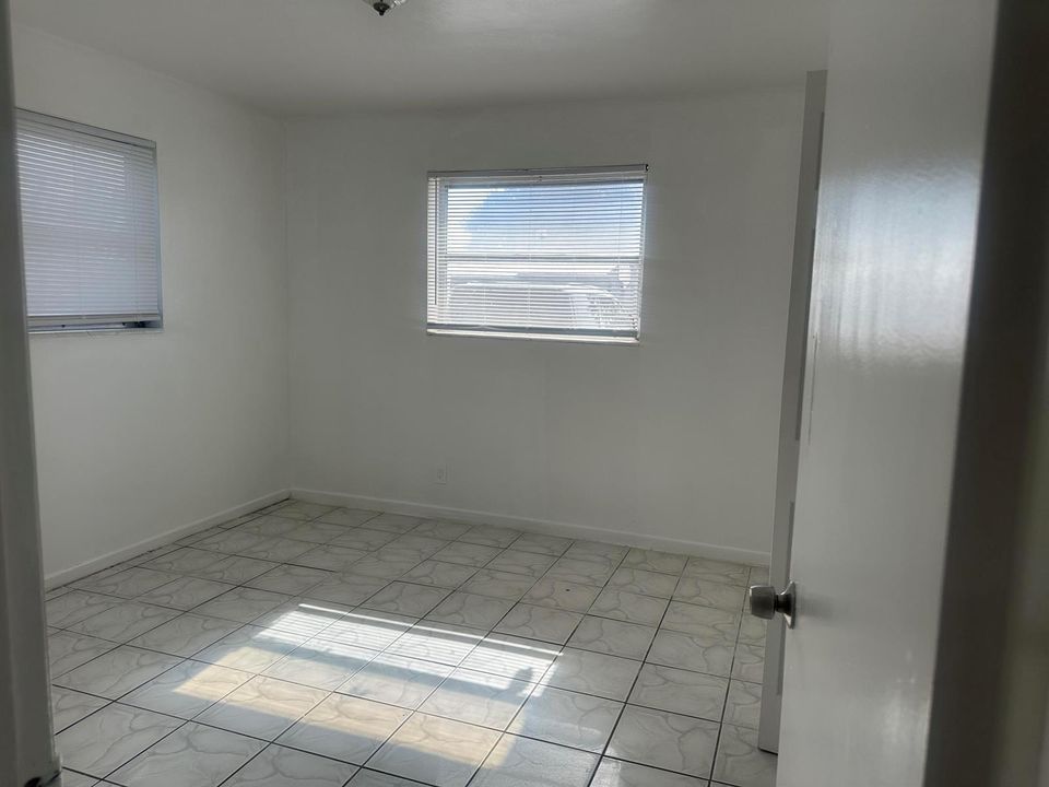 08 Room