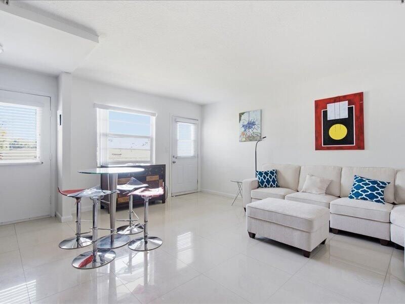 02-525 Meridian Ave apt 305_002