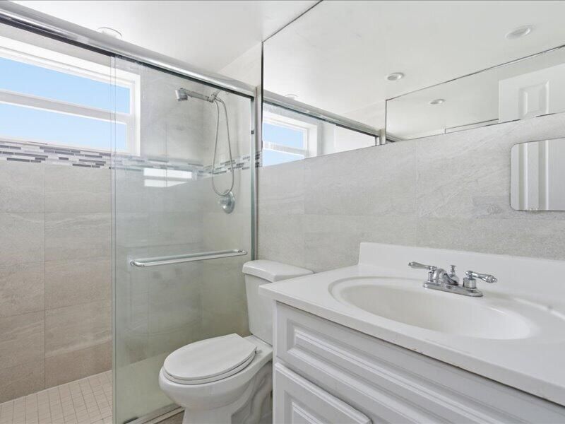 11-525 Meridian Ave apt 305_011