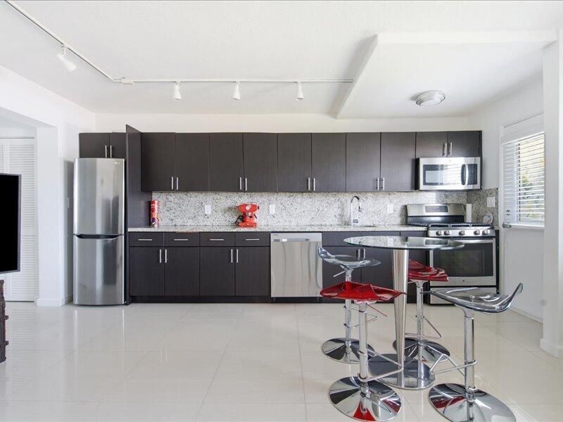 06-525 Meridian Ave apt 305_006