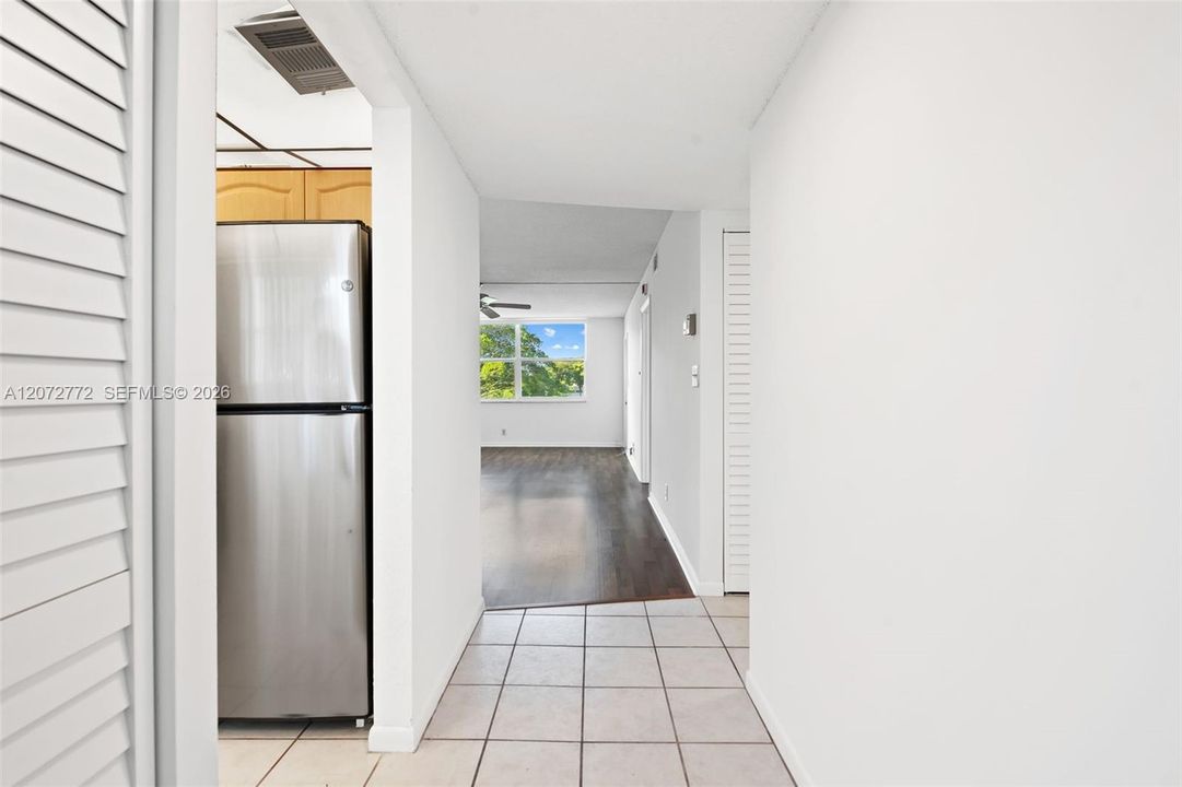 For Sale: $120,000 (2 beds, 2 baths, 970 Square Feet)