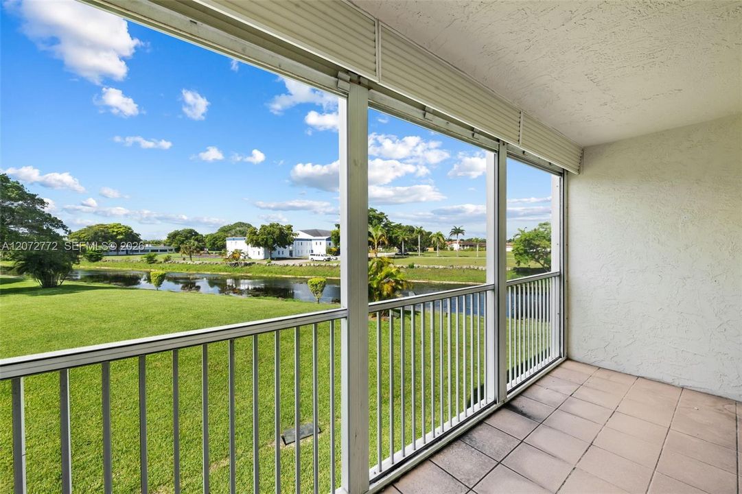 For Sale: $120,000 (2 beds, 2 baths, 970 Square Feet)