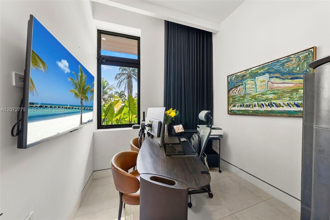 For Sale: $4,099,000 (5 beds, 4 baths, 3360 Square Feet)