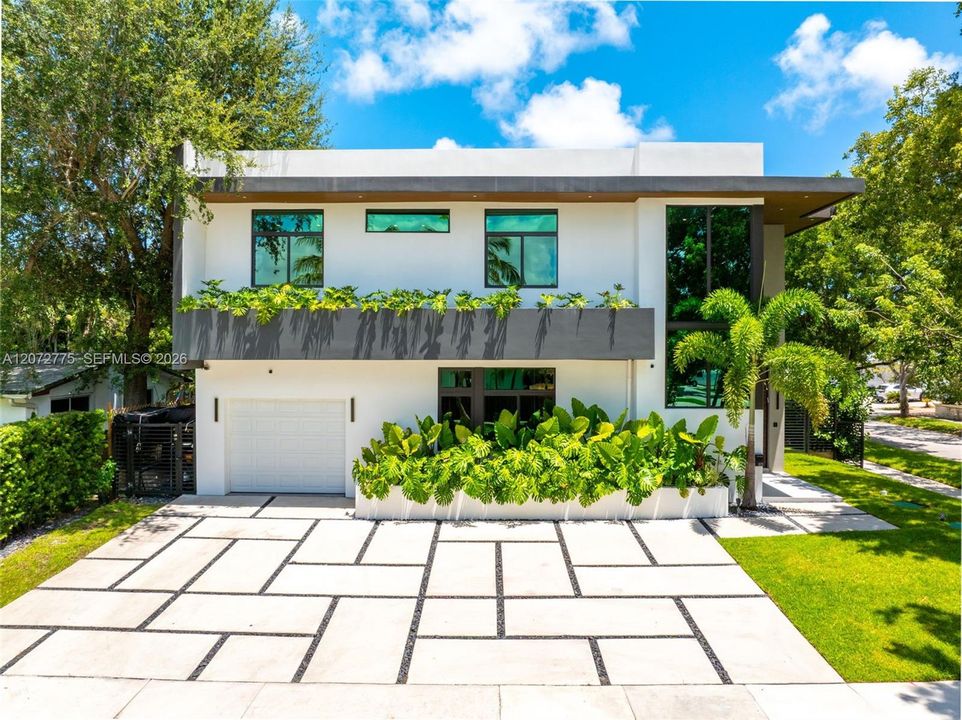For Sale: $4,099,000 (5 beds, 4 baths, 3360 Square Feet)