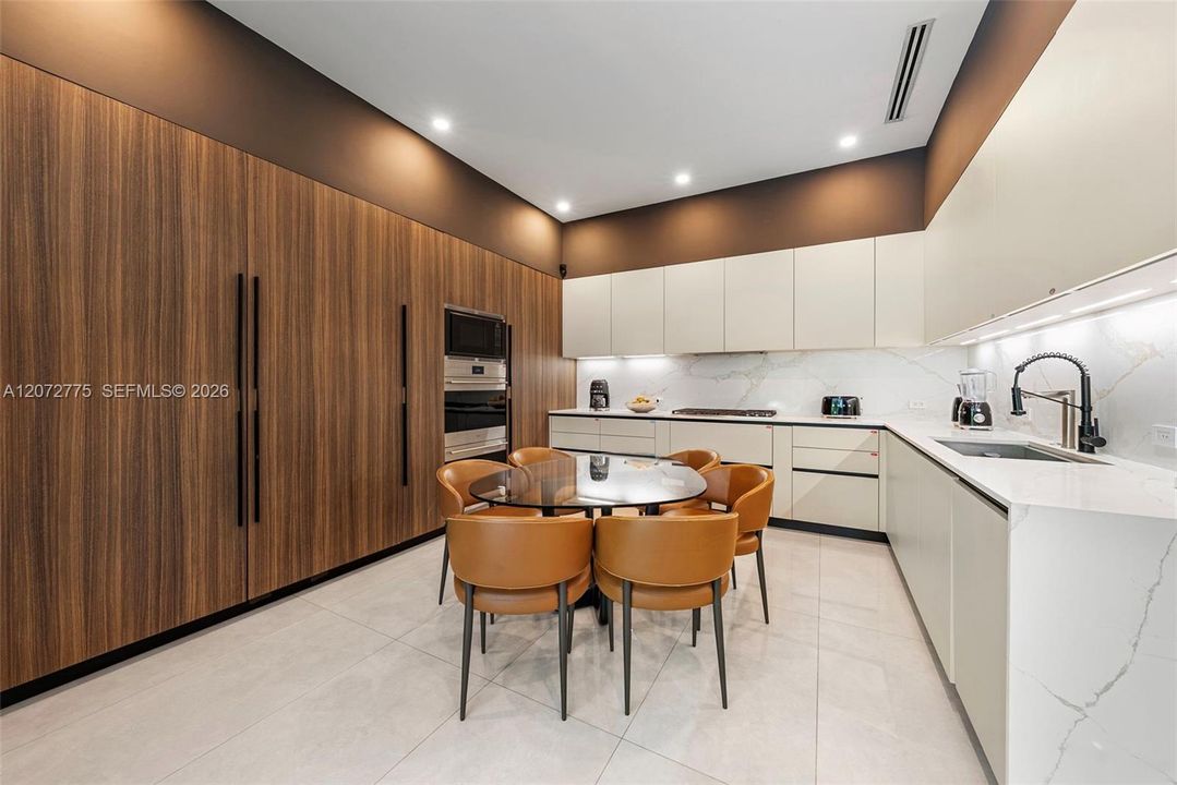 For Sale: $4,099,000 (5 beds, 4 baths, 3360 Square Feet)