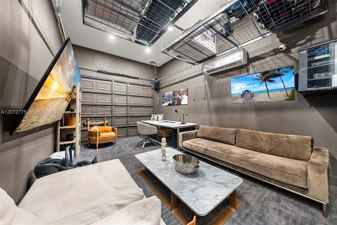 For Sale: $4,099,000 (5 beds, 4 baths, 3360 Square Feet)