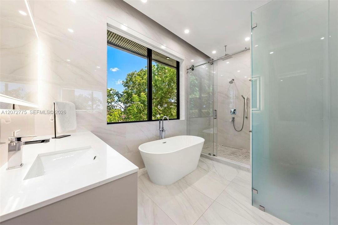 For Sale: $4,099,000 (5 beds, 4 baths, 3360 Square Feet)