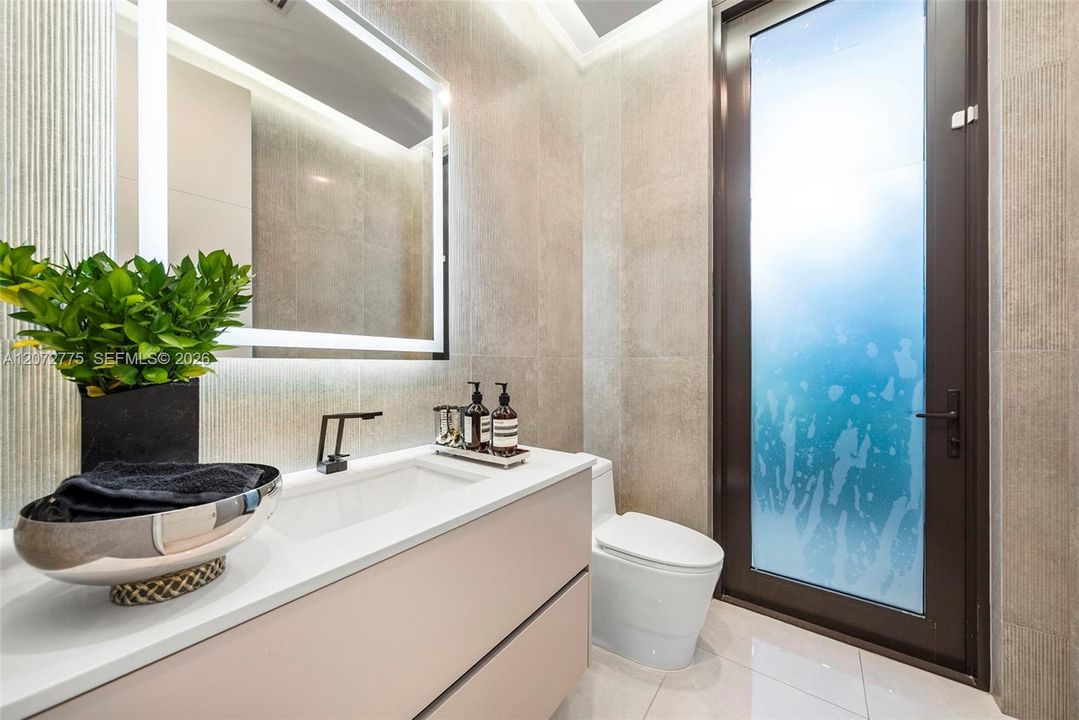 For Sale: $4,099,000 (5 beds, 4 baths, 3360 Square Feet)