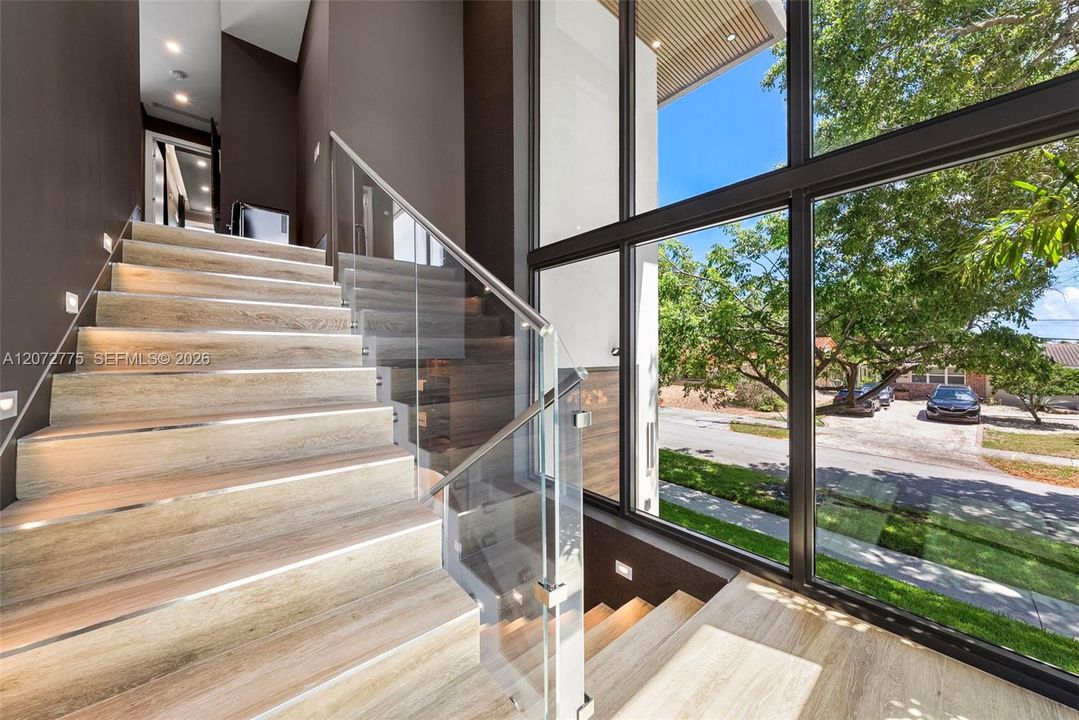 For Sale: $4,099,000 (5 beds, 4 baths, 3360 Square Feet)