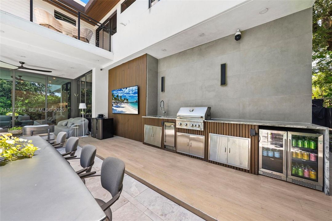 For Sale: $4,099,000 (5 beds, 4 baths, 3360 Square Feet)