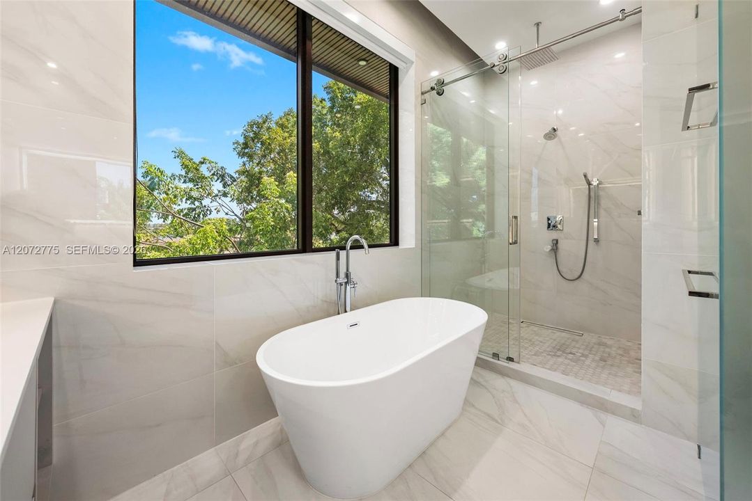 For Sale: $4,099,000 (5 beds, 4 baths, 3360 Square Feet)