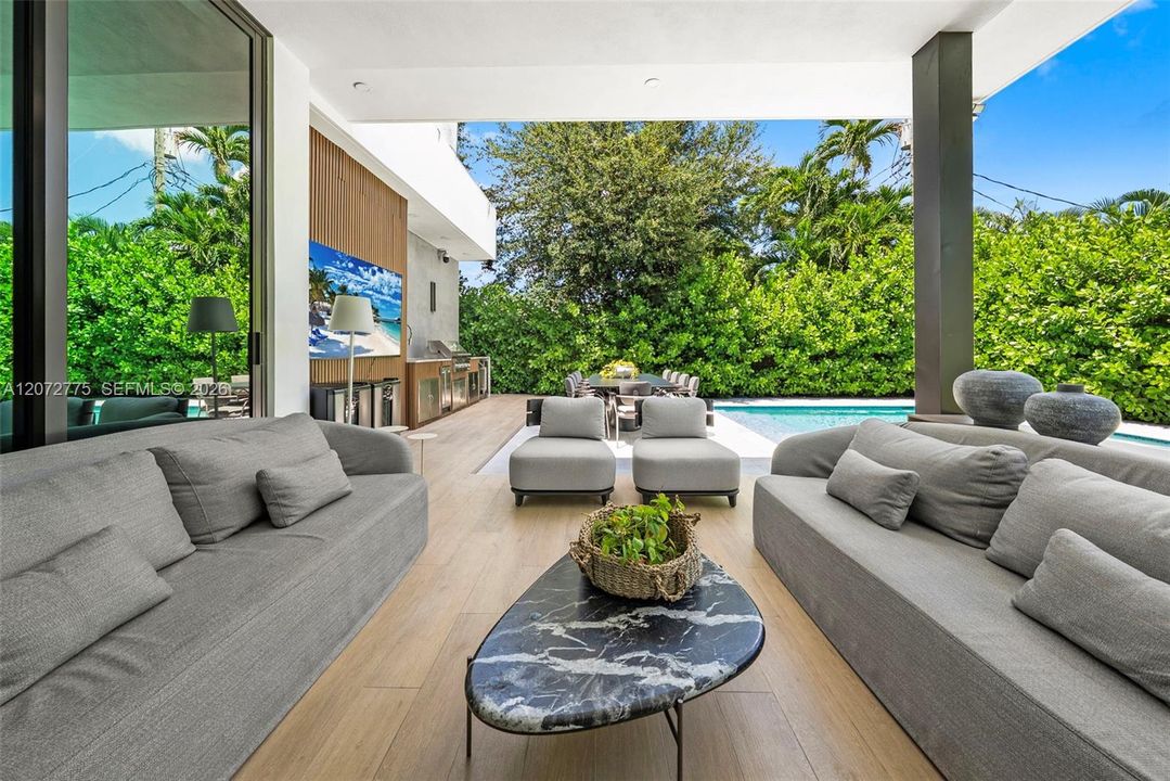 For Sale: $4,099,000 (5 beds, 4 baths, 3360 Square Feet)