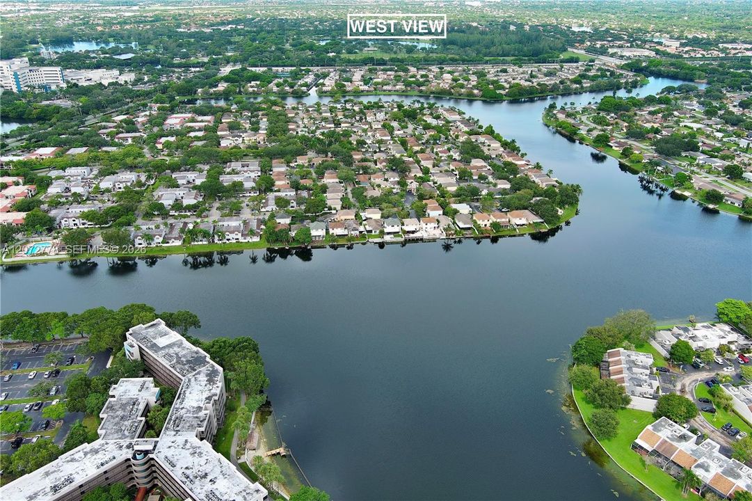 На продажу: $236,000 (2 спален, 2 ванн, 1187 Квадратных фут)