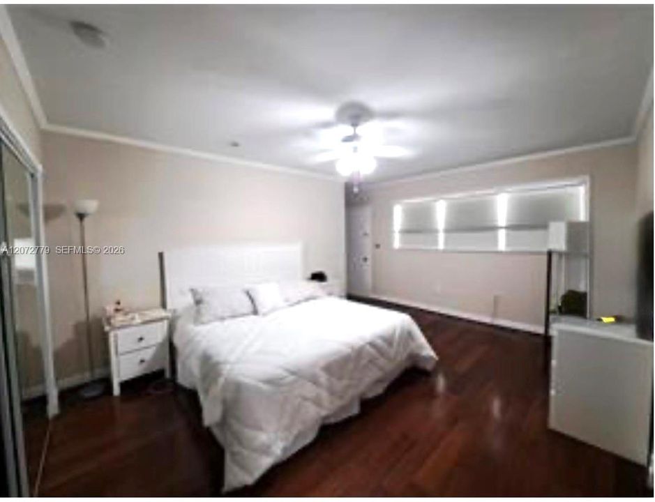 For Rent: $2,500 (2 beds, 2 baths, 1090 Square Feet)