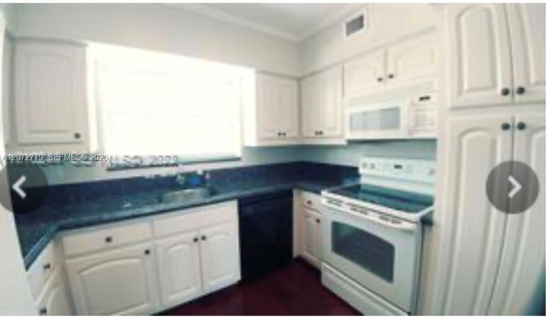 For Rent: $2,500 (2 beds, 2 baths, 1090 Square Feet)