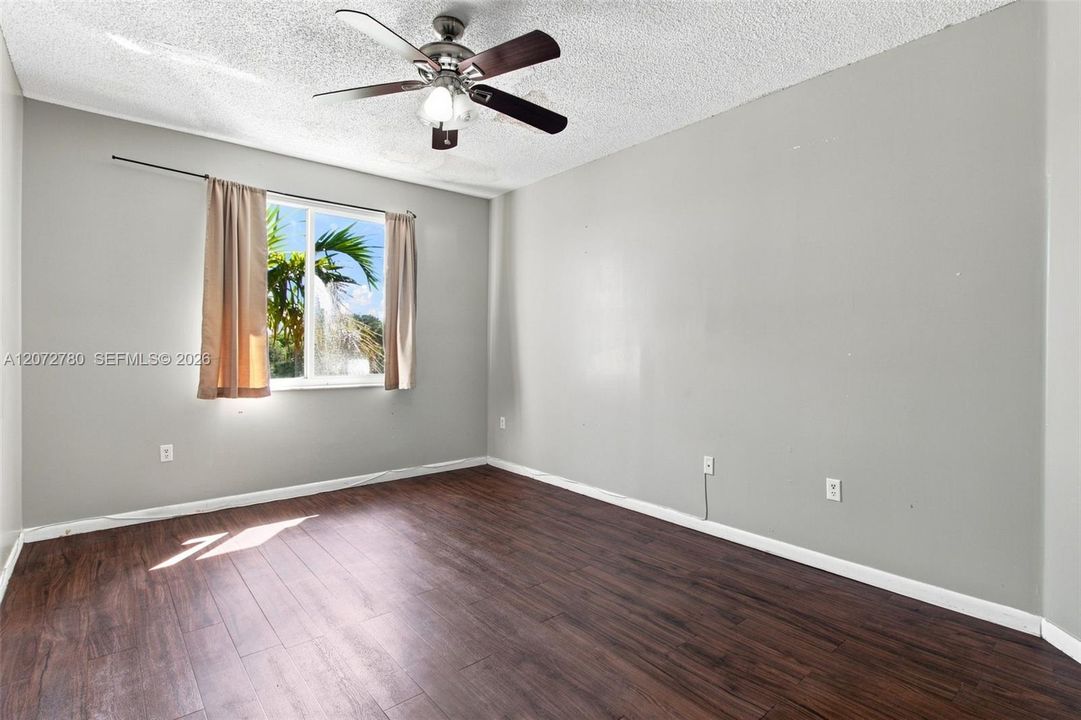 For Sale: $240,000 (2 beds, 2 baths, 1183 Square Feet)
