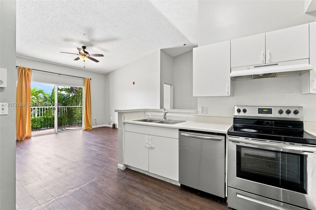For Sale: $240,000 (2 beds, 2 baths, 1183 Square Feet)