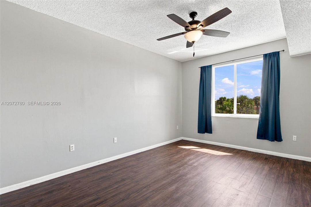 For Sale: $240,000 (2 beds, 2 baths, 1183 Square Feet)