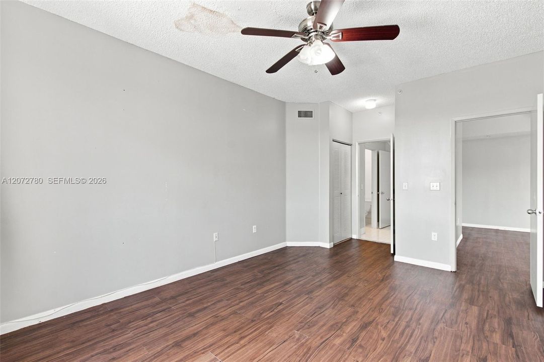 For Sale: $240,000 (2 beds, 2 baths, 1183 Square Feet)