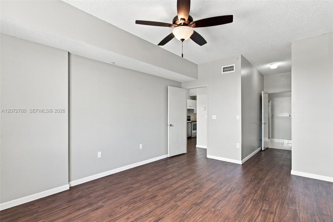 For Sale: $240,000 (2 beds, 2 baths, 1183 Square Feet)