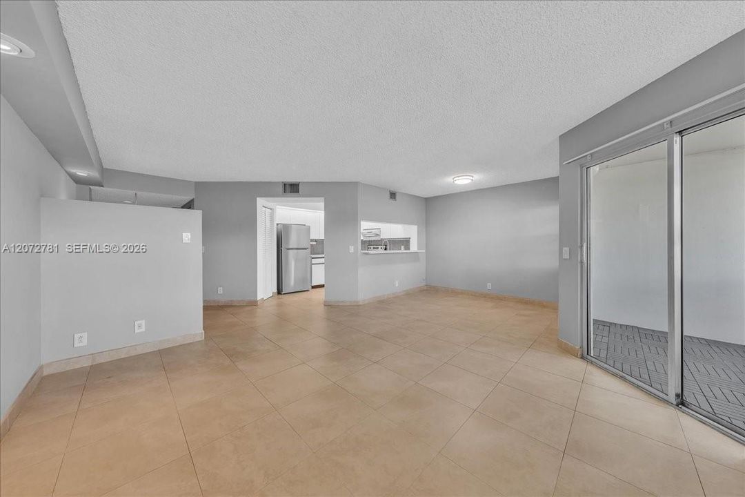 For Rent: $1,850 (1 beds, 1 baths, 1045 Square Feet)