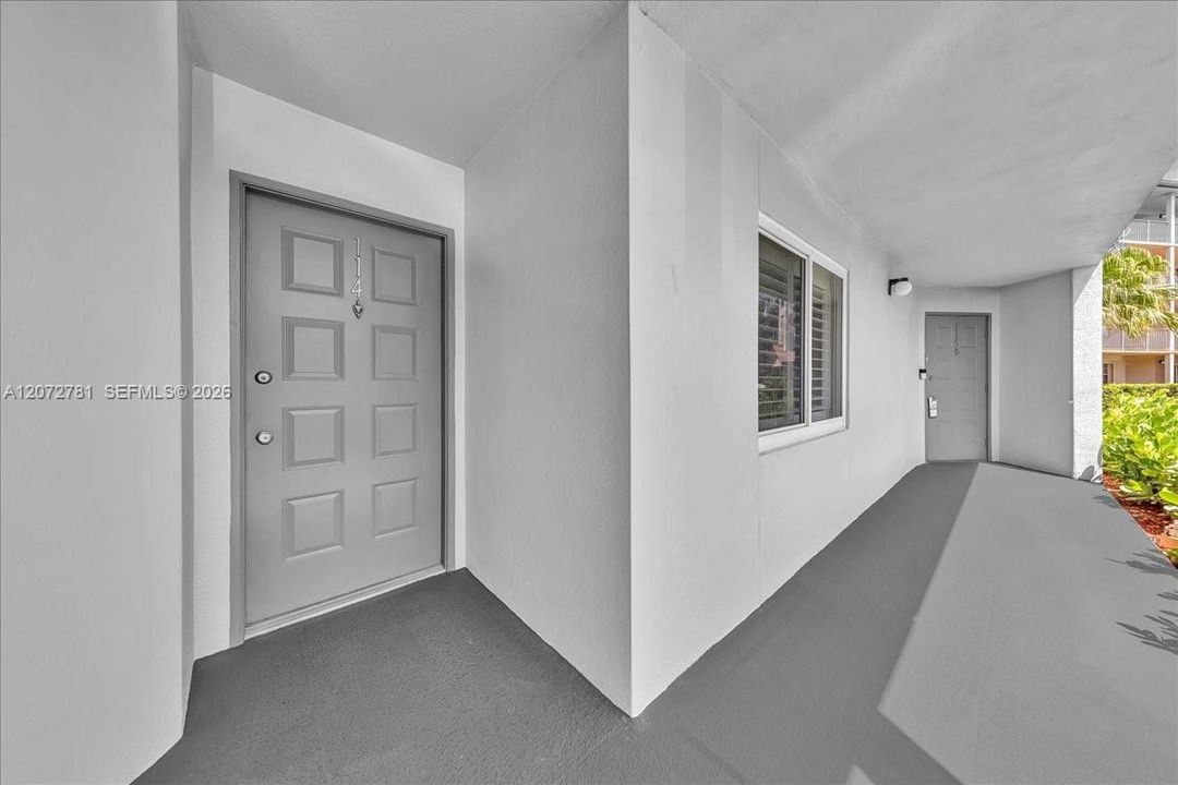 For Rent: $1,850 (1 beds, 1 baths, 1045 Square Feet)