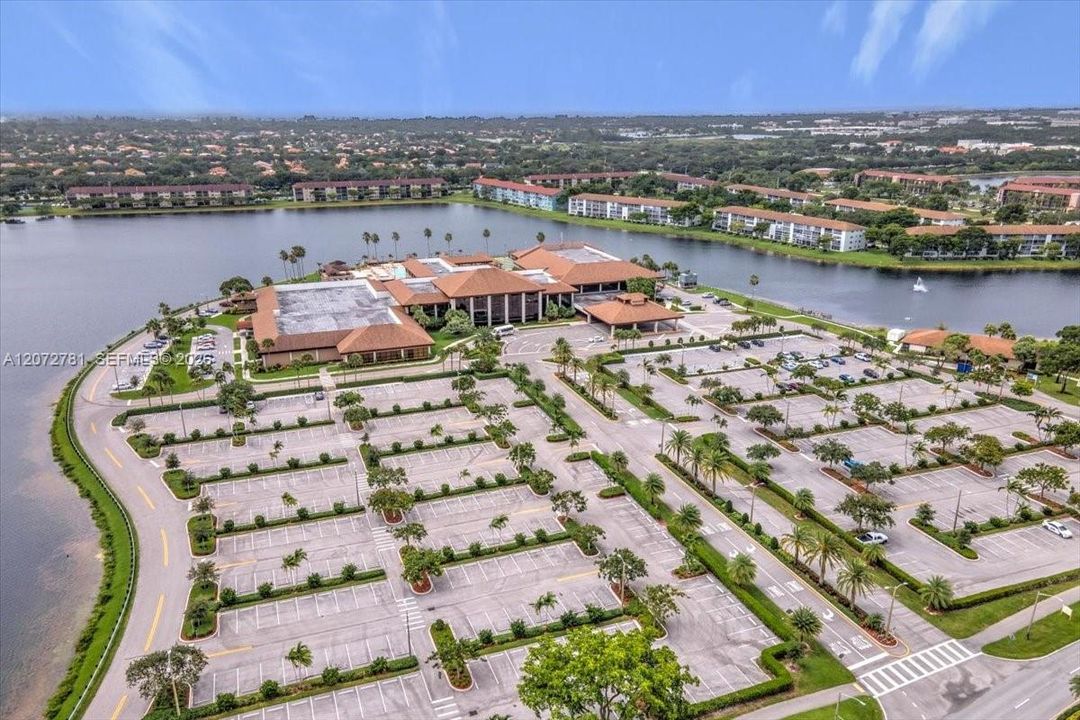 For Rent: $1,850 (1 beds, 1 baths, 1045 Square Feet)