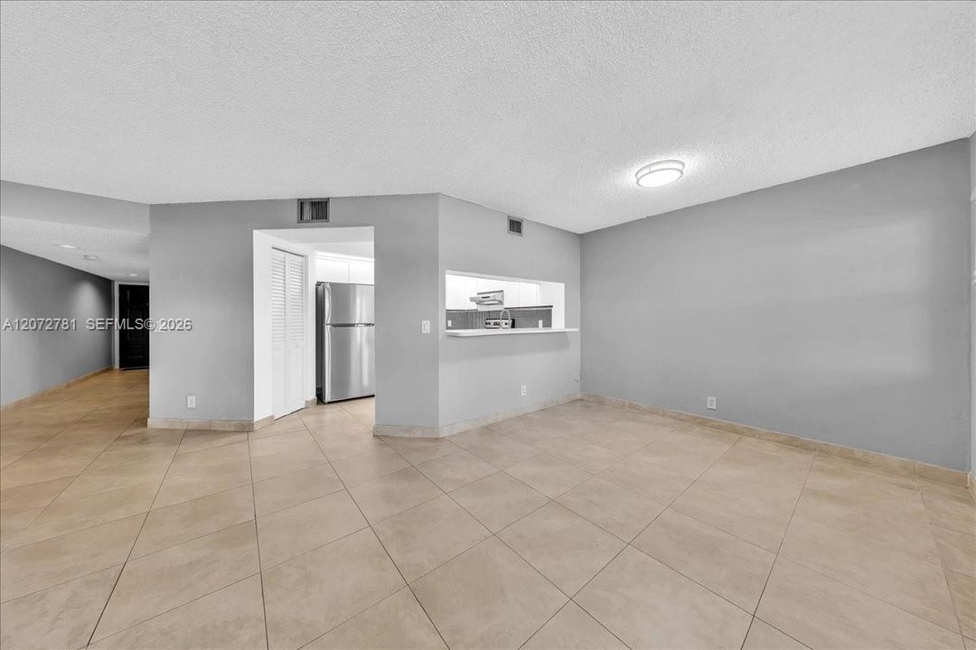 For Rent: $1,850 (1 beds, 1 baths, 1045 Square Feet)