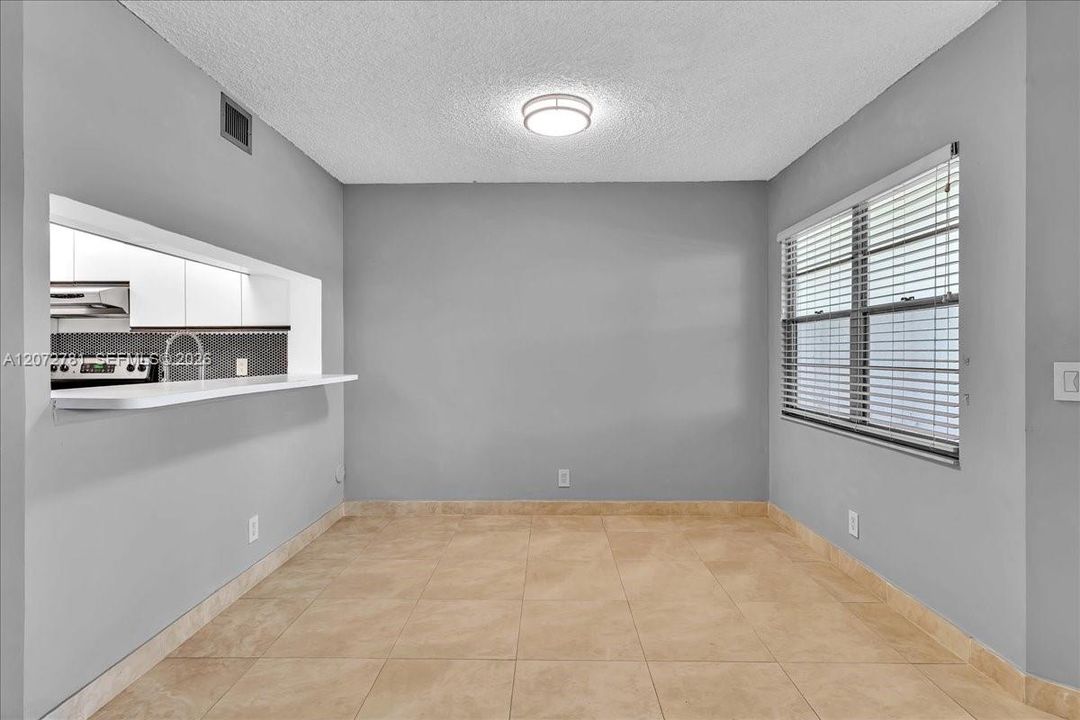 For Rent: $1,850 (1 beds, 1 baths, 1045 Square Feet)