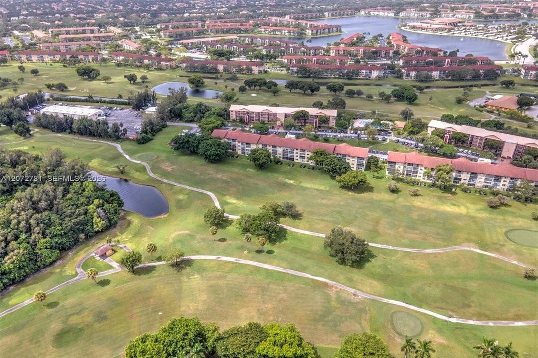 For Rent: $1,850 (1 beds, 1 baths, 1045 Square Feet)
