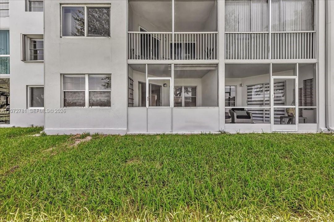 For Rent: $1,850 (1 beds, 1 baths, 1045 Square Feet)