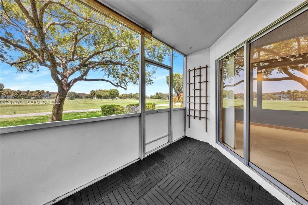 For Rent: $1,850 (1 beds, 1 baths, 1045 Square Feet)
