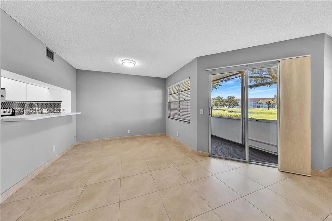For Rent: $1,850 (1 beds, 1 baths, 1045 Square Feet)
