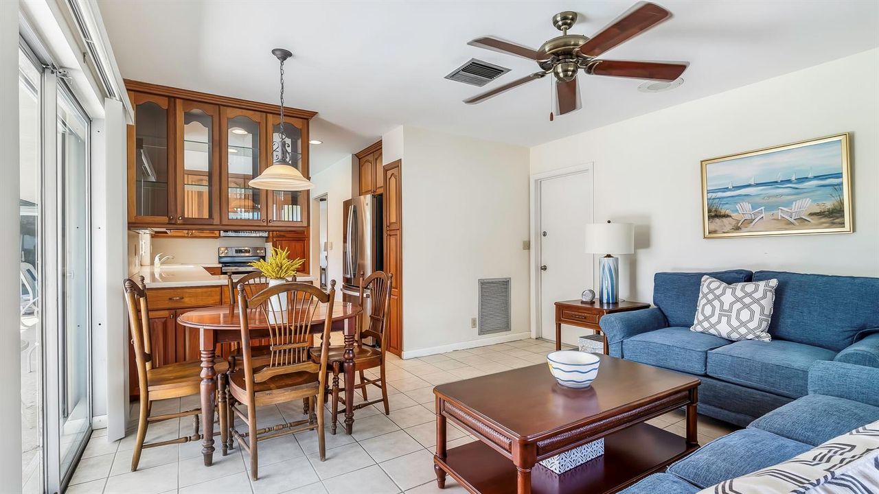 FAMILY ROOM AND BREAKFAST AREA