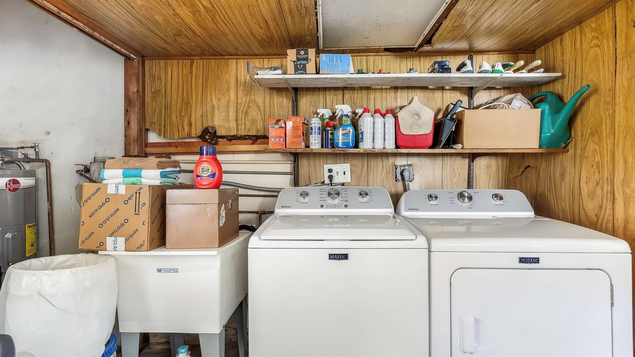 WASHER/DRYER IN GARAGE