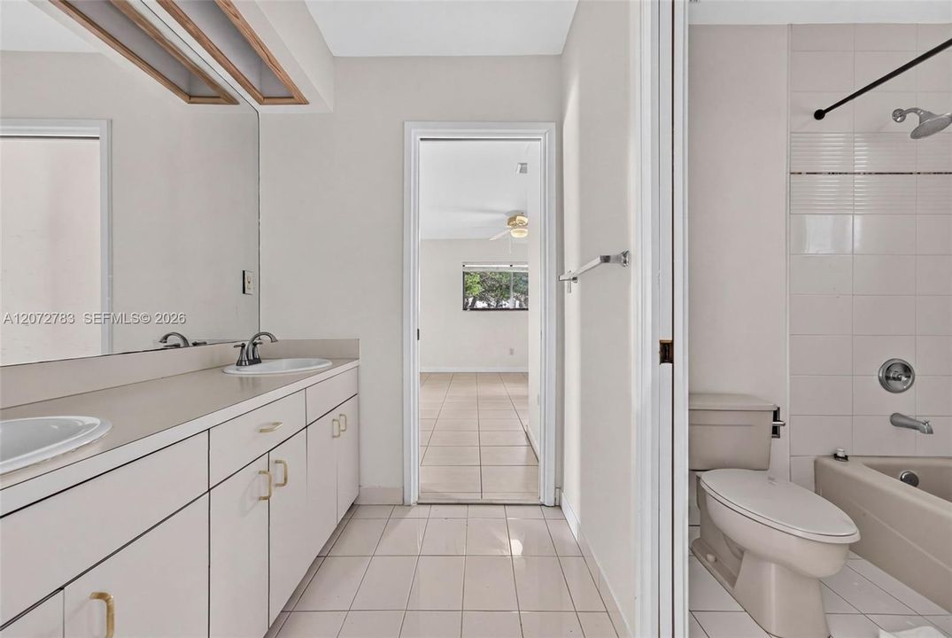 For Sale: $1,699,000 (5 beds, 4 baths, 3883 Square Feet)