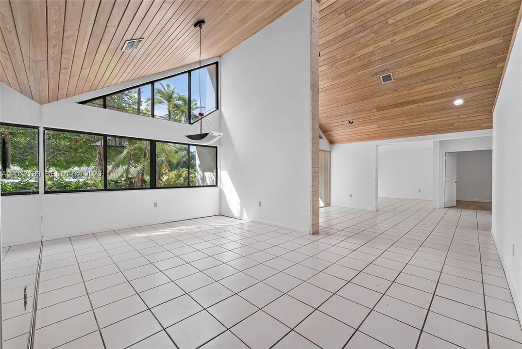 For Sale: $1,699,000 (5 beds, 4 baths, 3883 Square Feet)