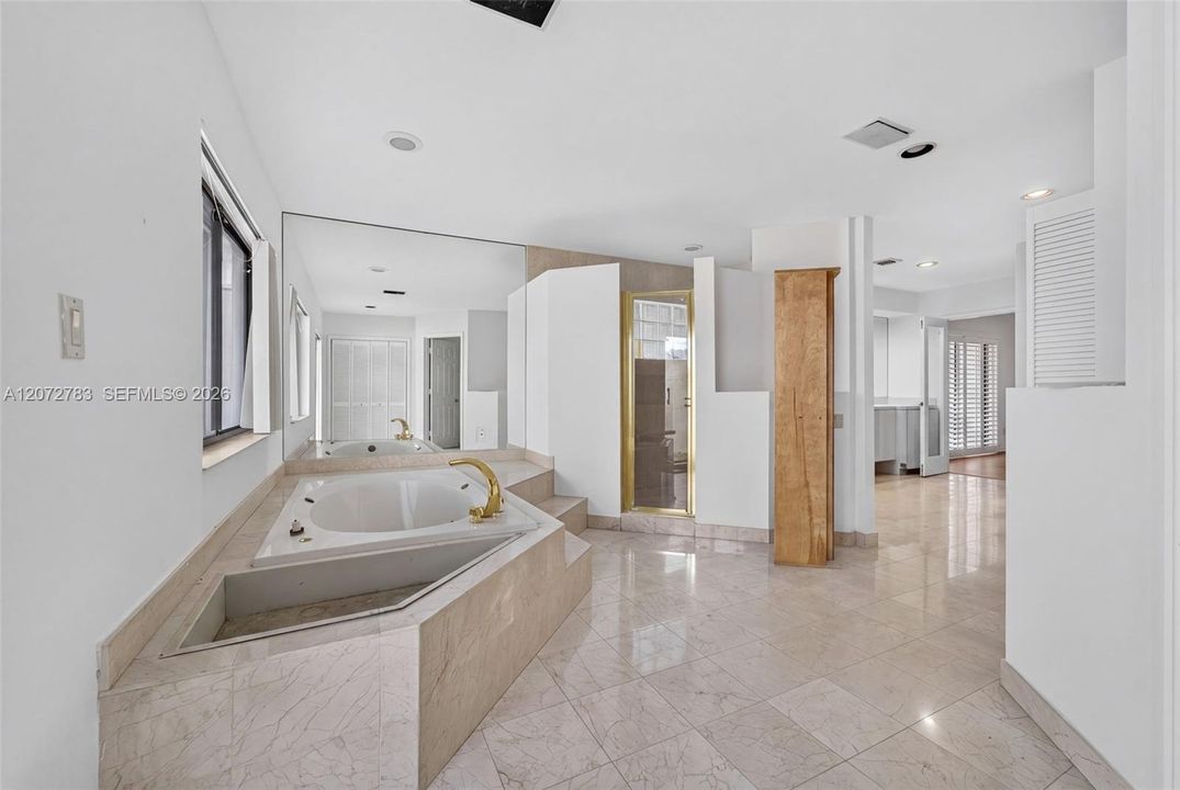For Sale: $1,699,000 (5 beds, 4 baths, 3883 Square Feet)