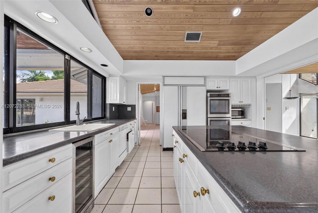 For Sale: $1,699,000 (5 beds, 4 baths, 3883 Square Feet)