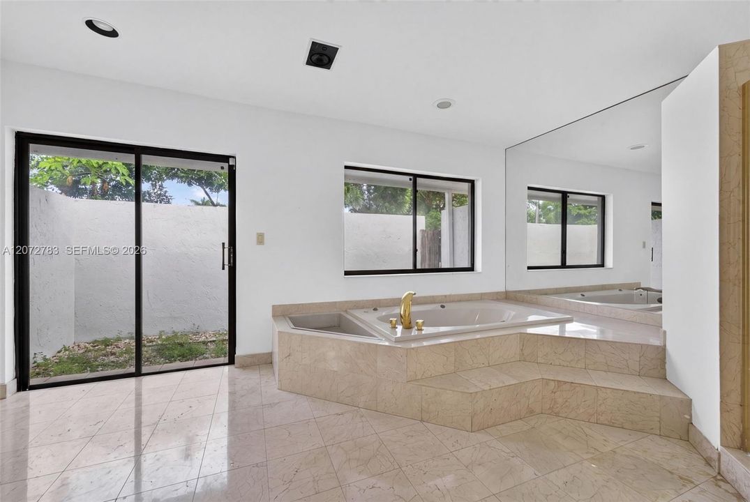 For Sale: $1,699,000 (5 beds, 4 baths, 3883 Square Feet)
