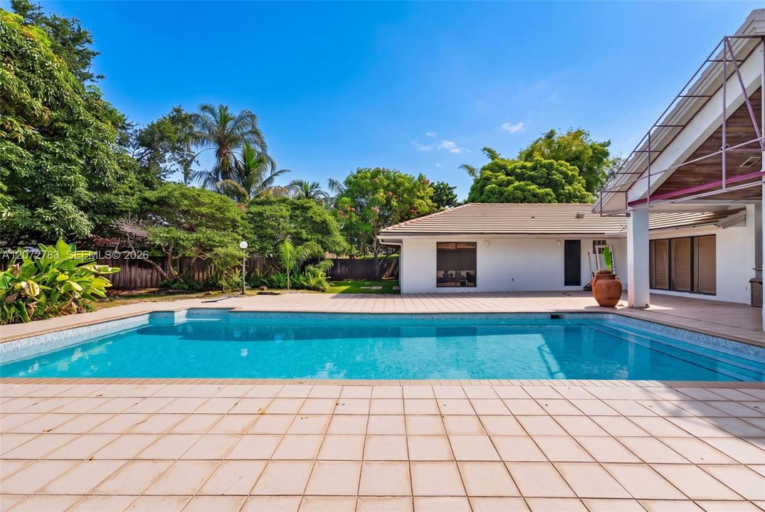 For Sale: $1,699,000 (5 beds, 4 baths, 3883 Square Feet)
