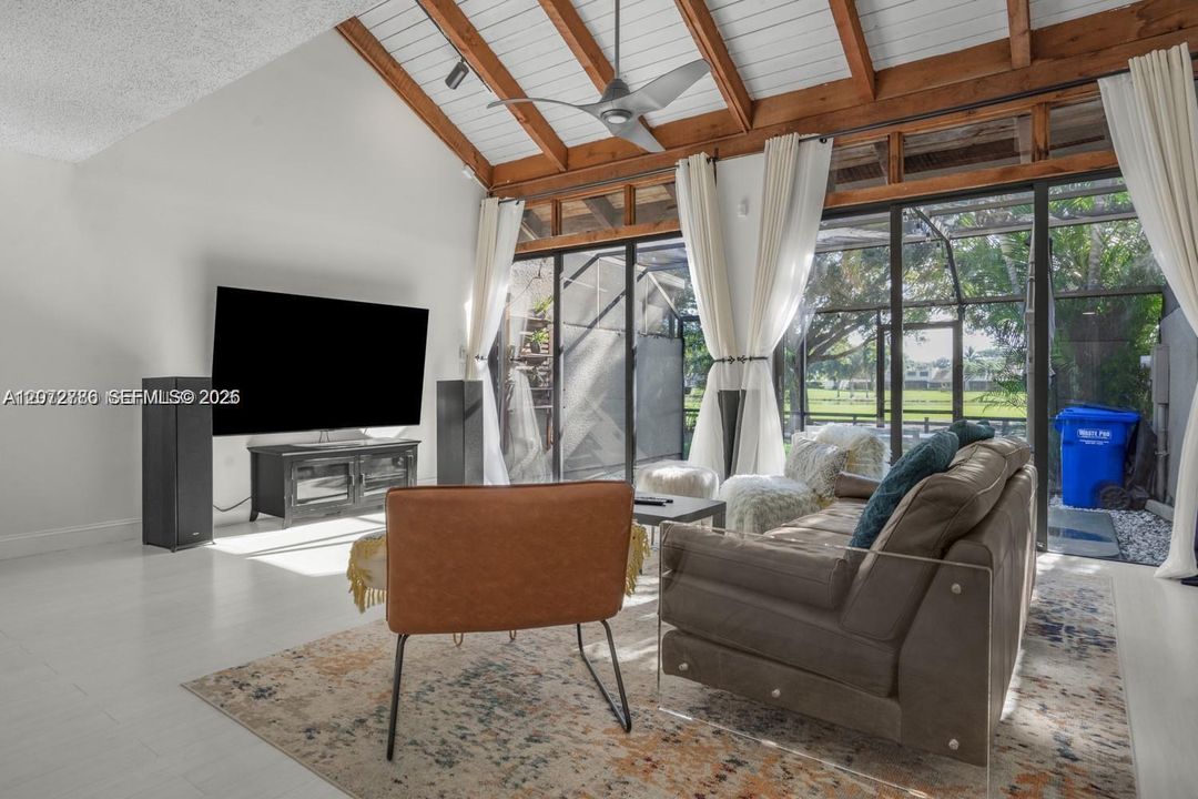 В аренду: $3,350 (2 спален, 2 ванн, 1318 Квадратных фут)