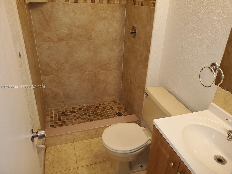 En Venta: $195,000 (2 camas, 2 baños, 820 Pies cuadrados)
