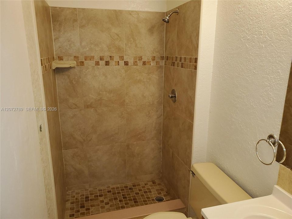 En Venta: $195,000 (2 camas, 2 baños, 820 Pies cuadrados)