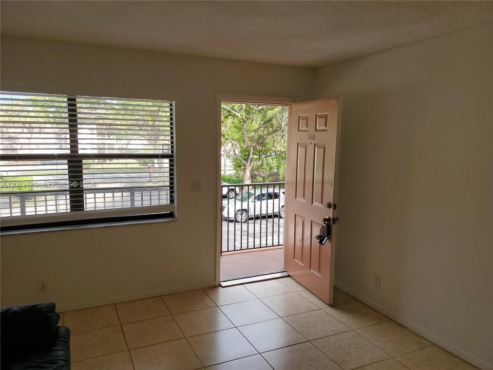 En Venta: $195,000 (2 camas, 2 baños, 820 Pies cuadrados)