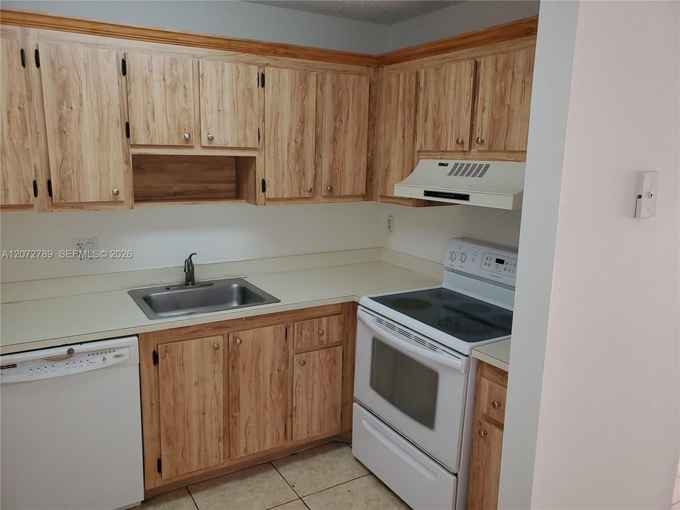 En Venta: $195,000 (2 camas, 2 baños, 820 Pies cuadrados)